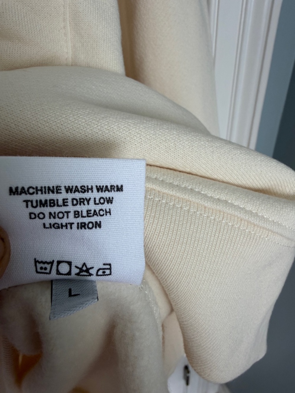 Cream Crewneck Pocket Sweatshirt - Women - Picture 2 of 4
